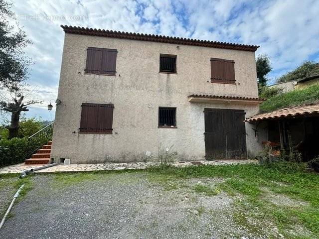 Appartement à SAINT-LAURENT-DU-VAR