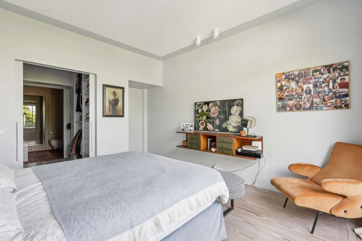 Appartement à NEUILLY-SUR-SEINE