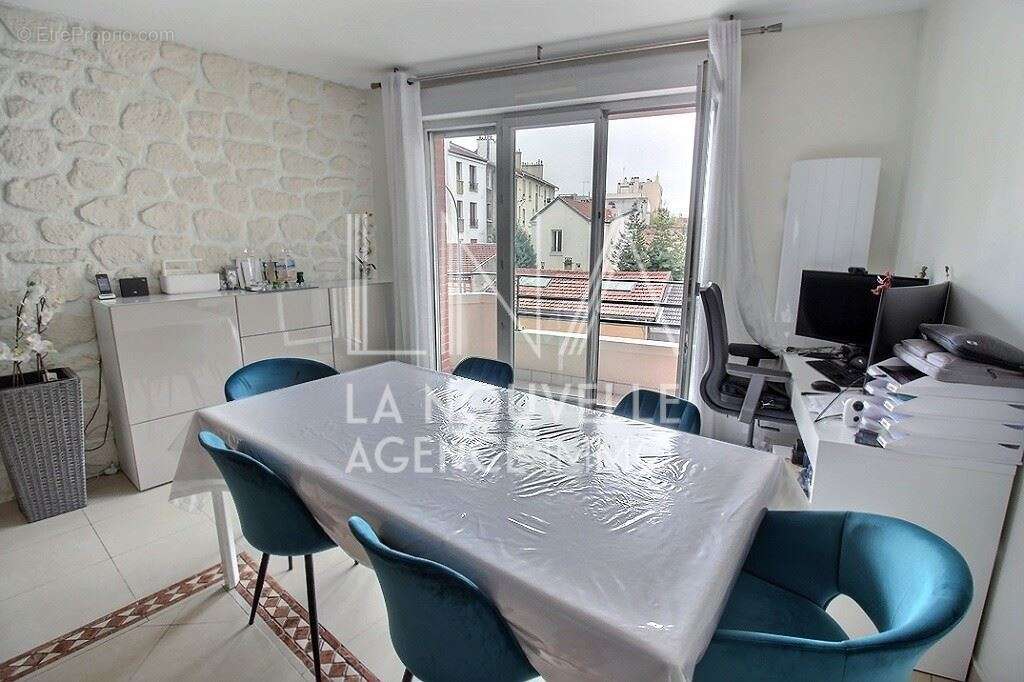 Appartement à LES LILAS