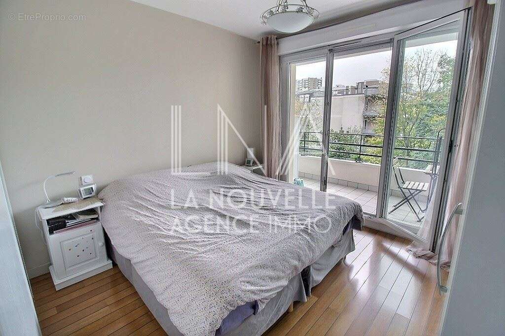 Appartement à LES LILAS