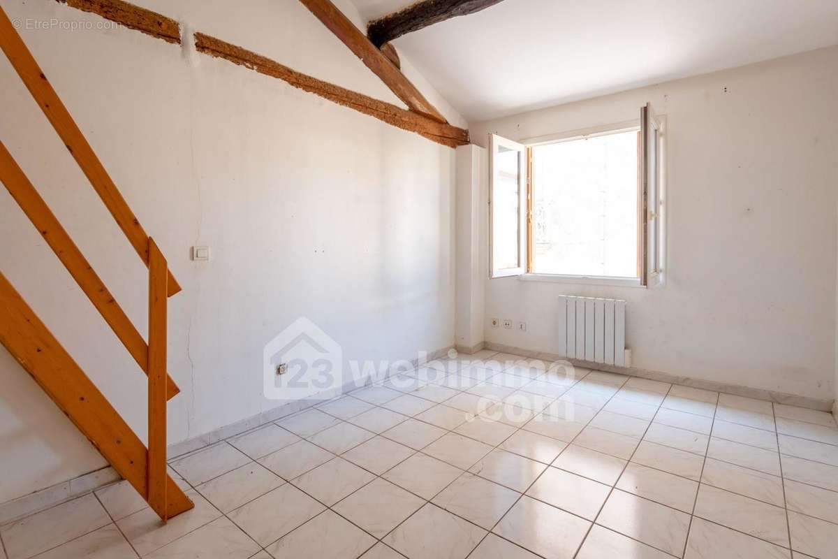 Au 1er, deux chambres de 12 m²... - Maison à THEZAN-LES-BEZIERS