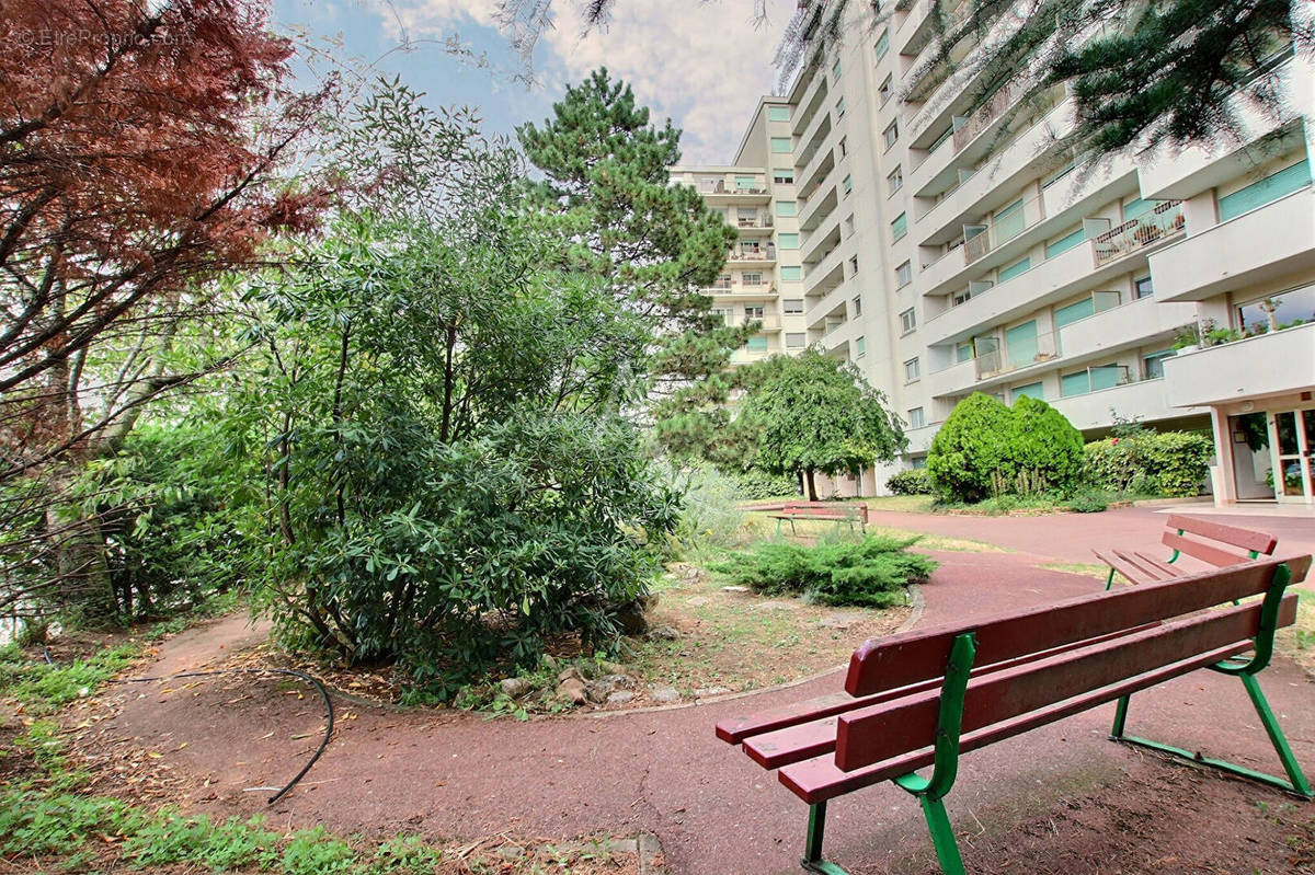 Appartement à AUBERVILLIERS