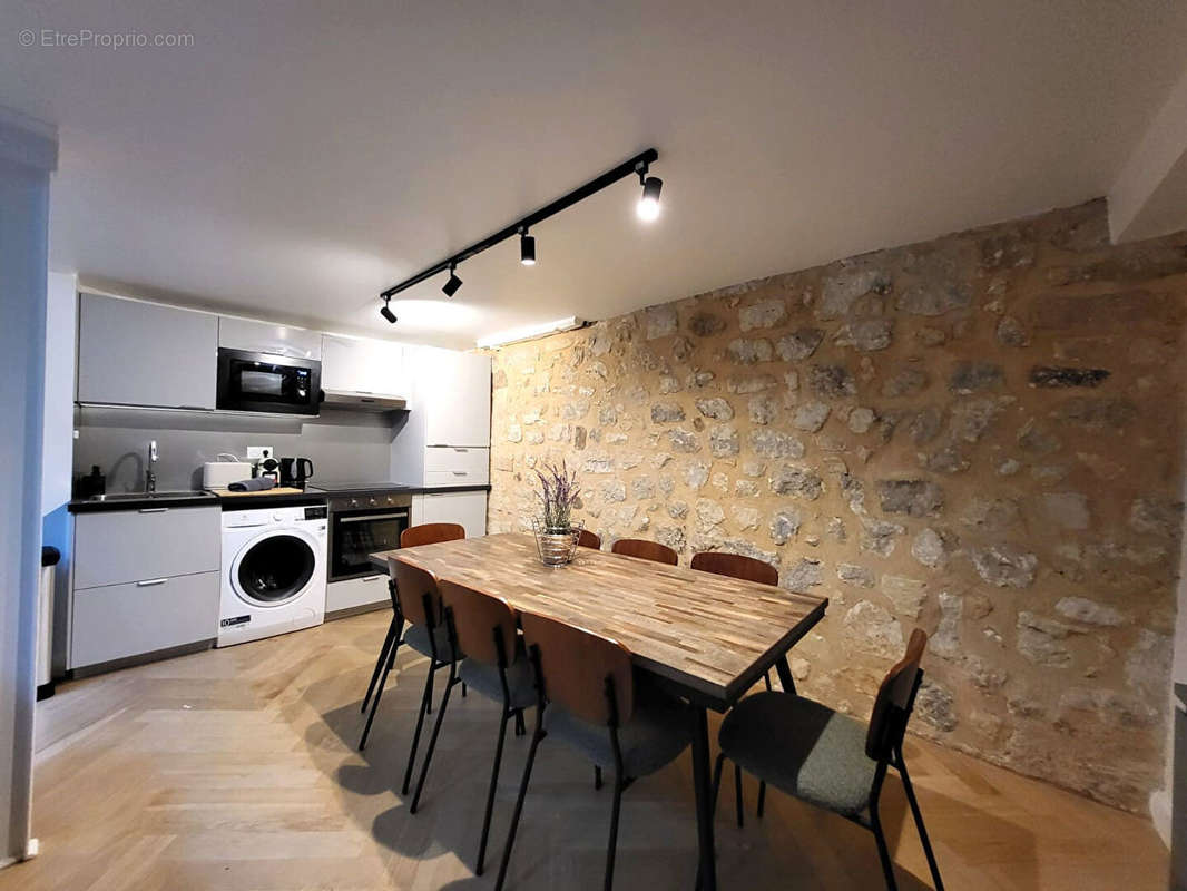 Appartement à PARIS-2E