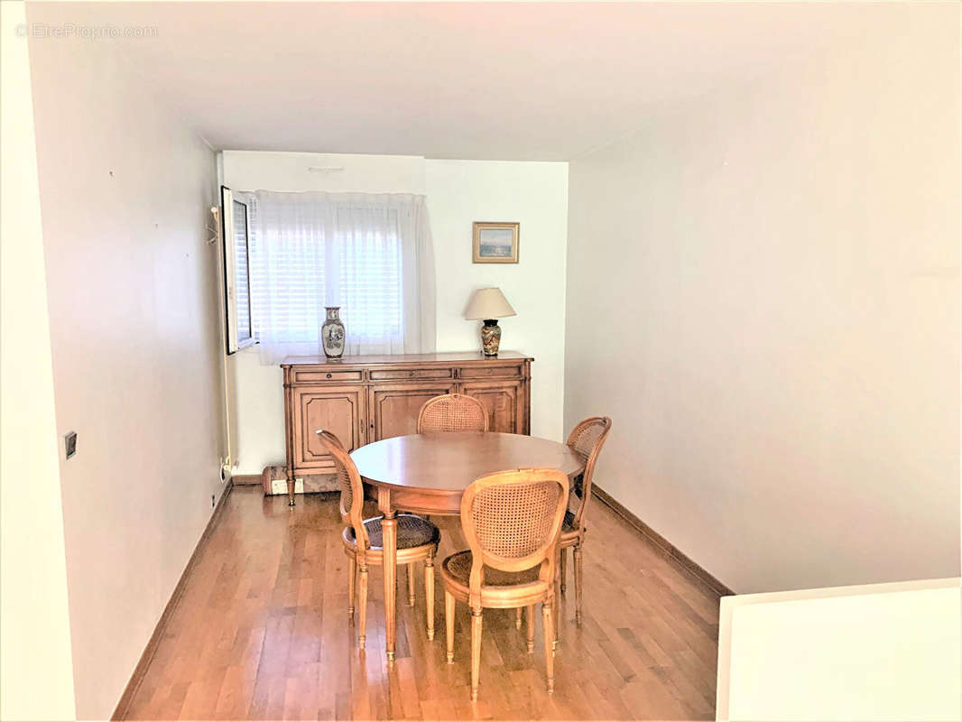 Appartement à COURBEVOIE