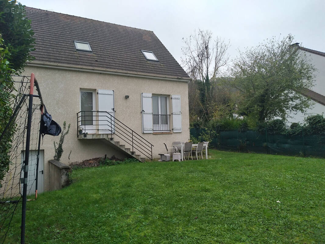 Maison à MEZIERES-SUR-SEINE