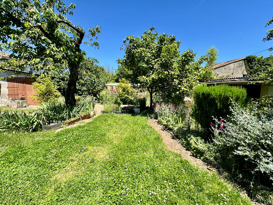 Maison à CHAMPNIERS