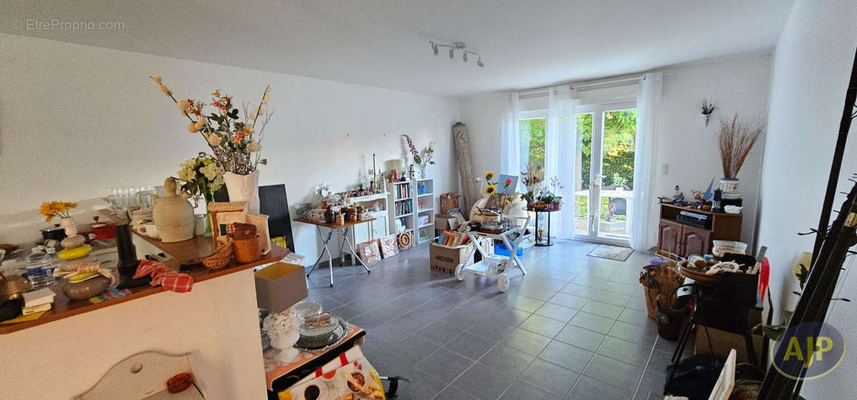 Appartement à SAINTES