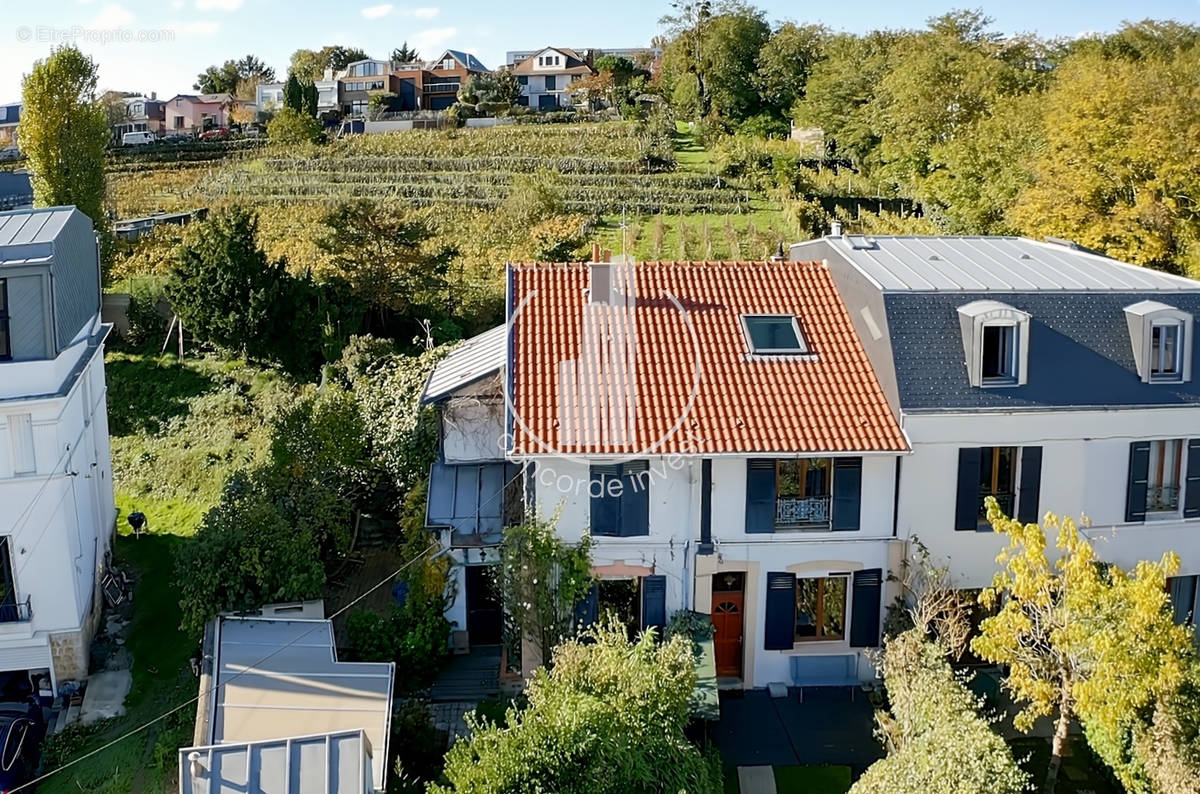 Maison à SURESNES