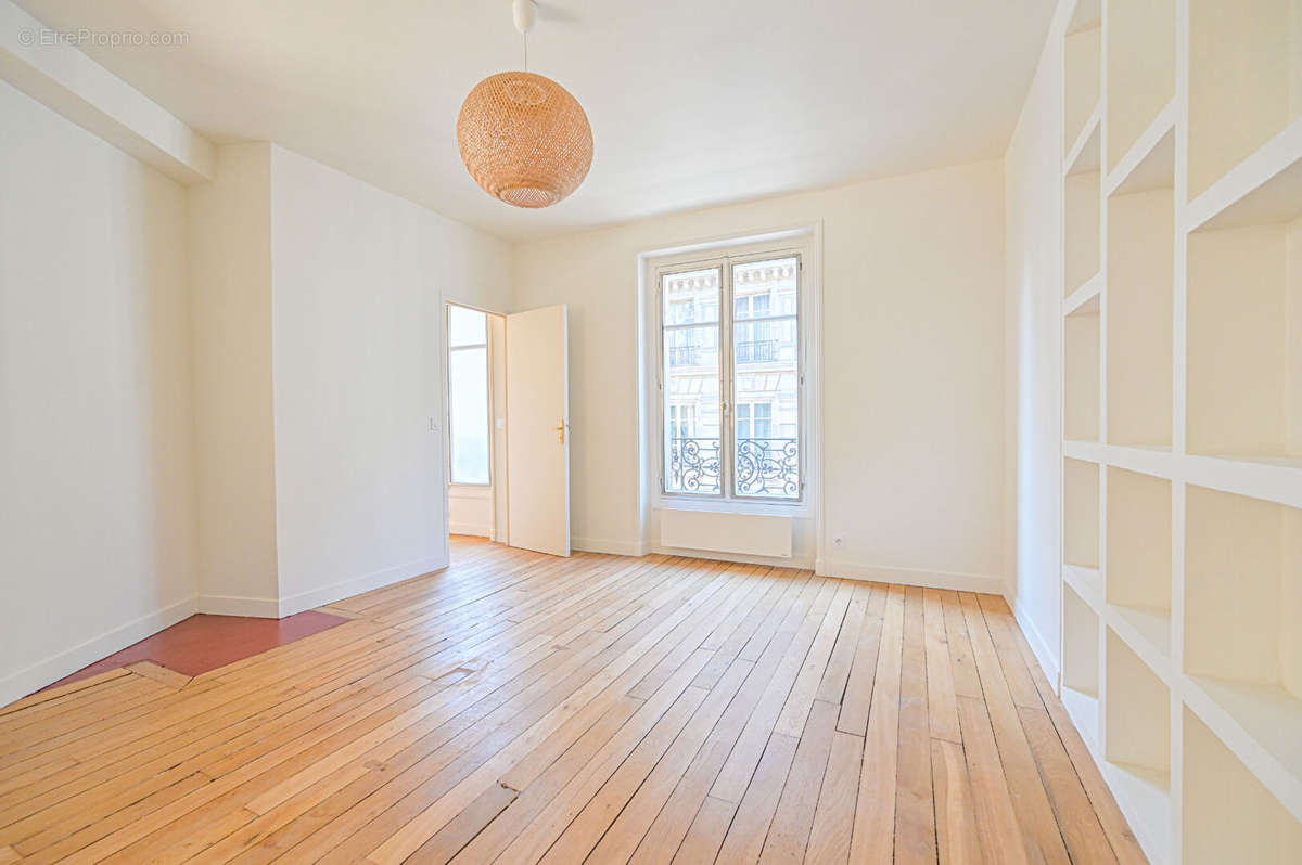 Appartement à PARIS-9E