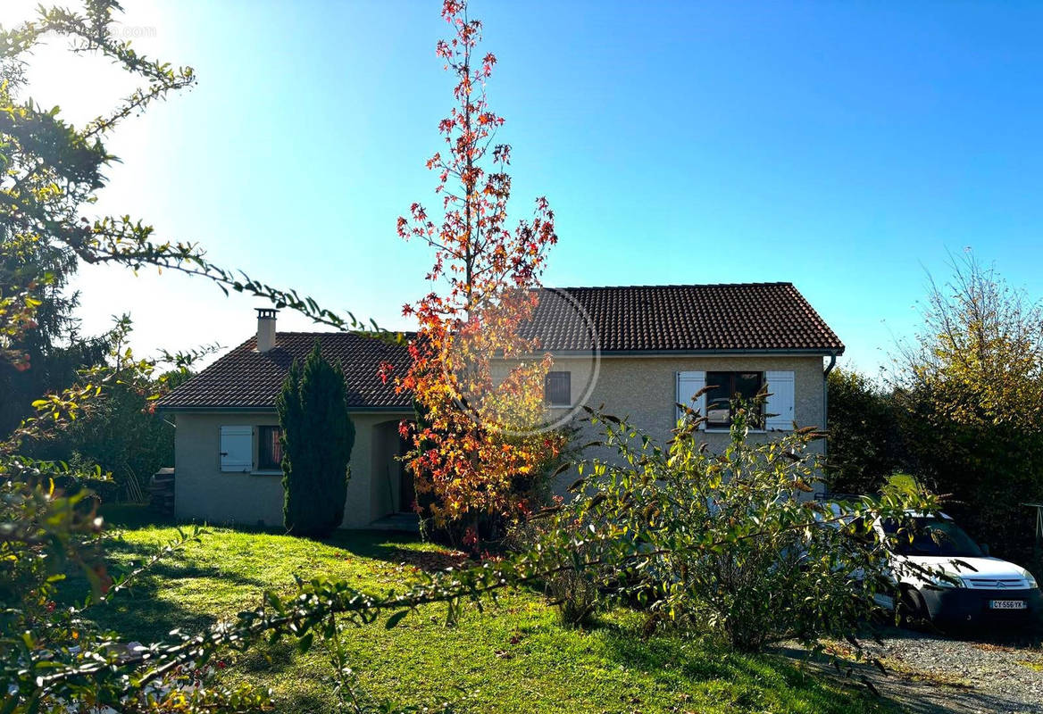 Maison à SAINT-LAURENT-DE-CHAMOUSSET