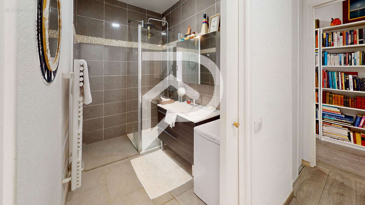 Appartement à VILLENEUVE-LOUBET