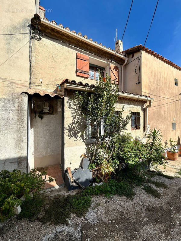 Maison à CHATEAUNEUF-LES-MARTIGUES