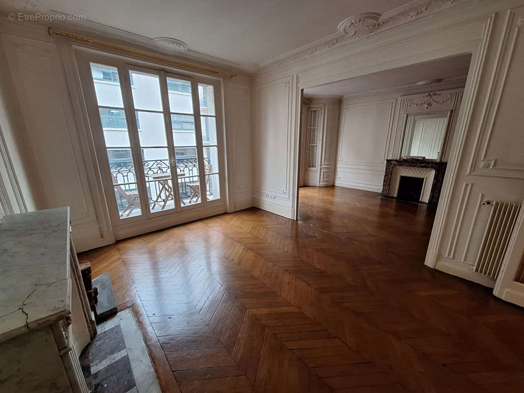 Appartement à PARIS-15E