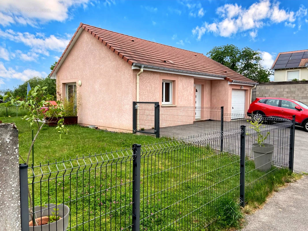 Maison à VINCEY