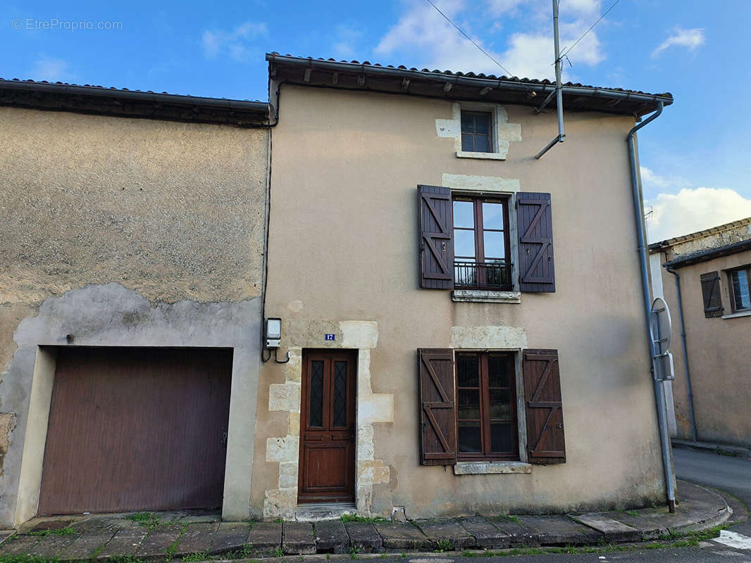 Maison à LA MOTHE-SAINT-HERAY