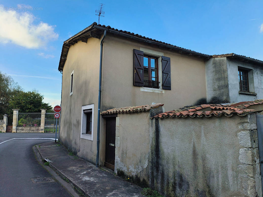 Maison à LA MOTHE-SAINT-HERAY