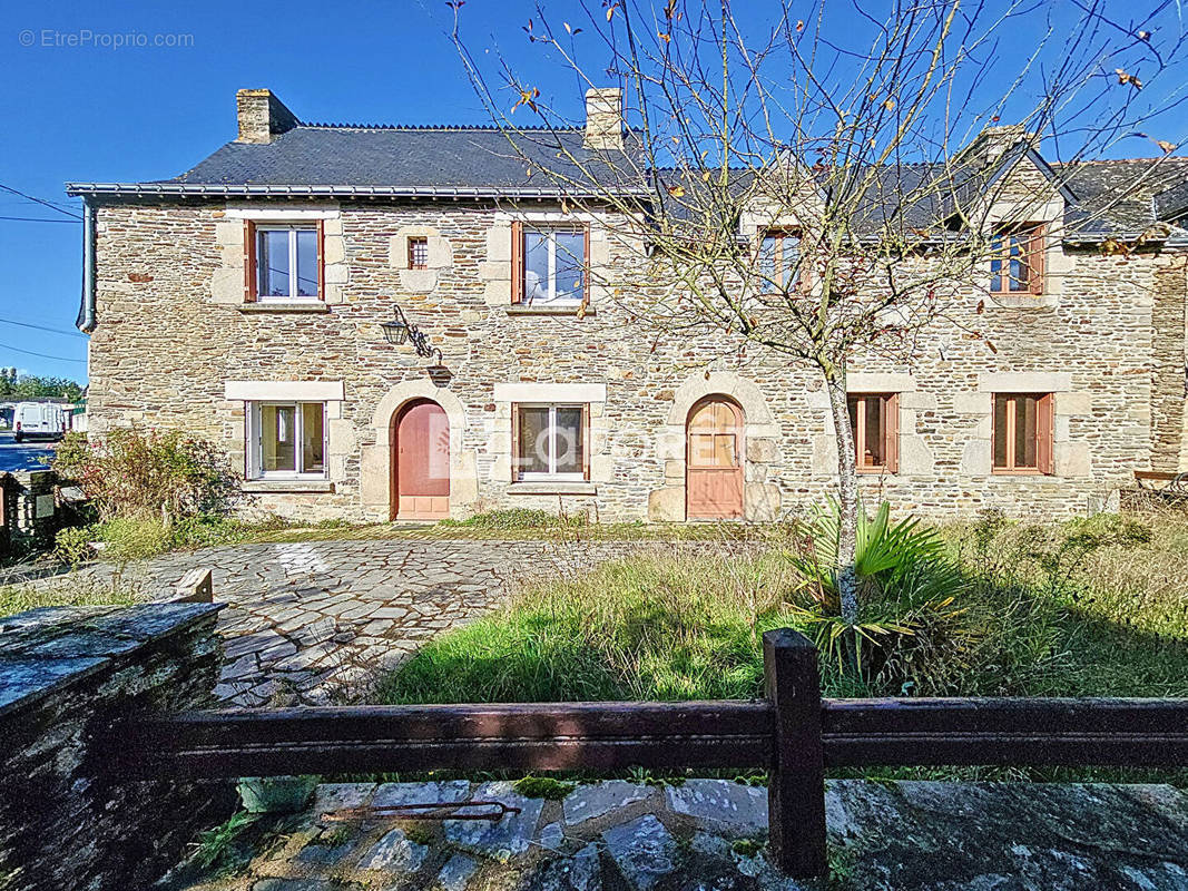 Maison à GUILLAC