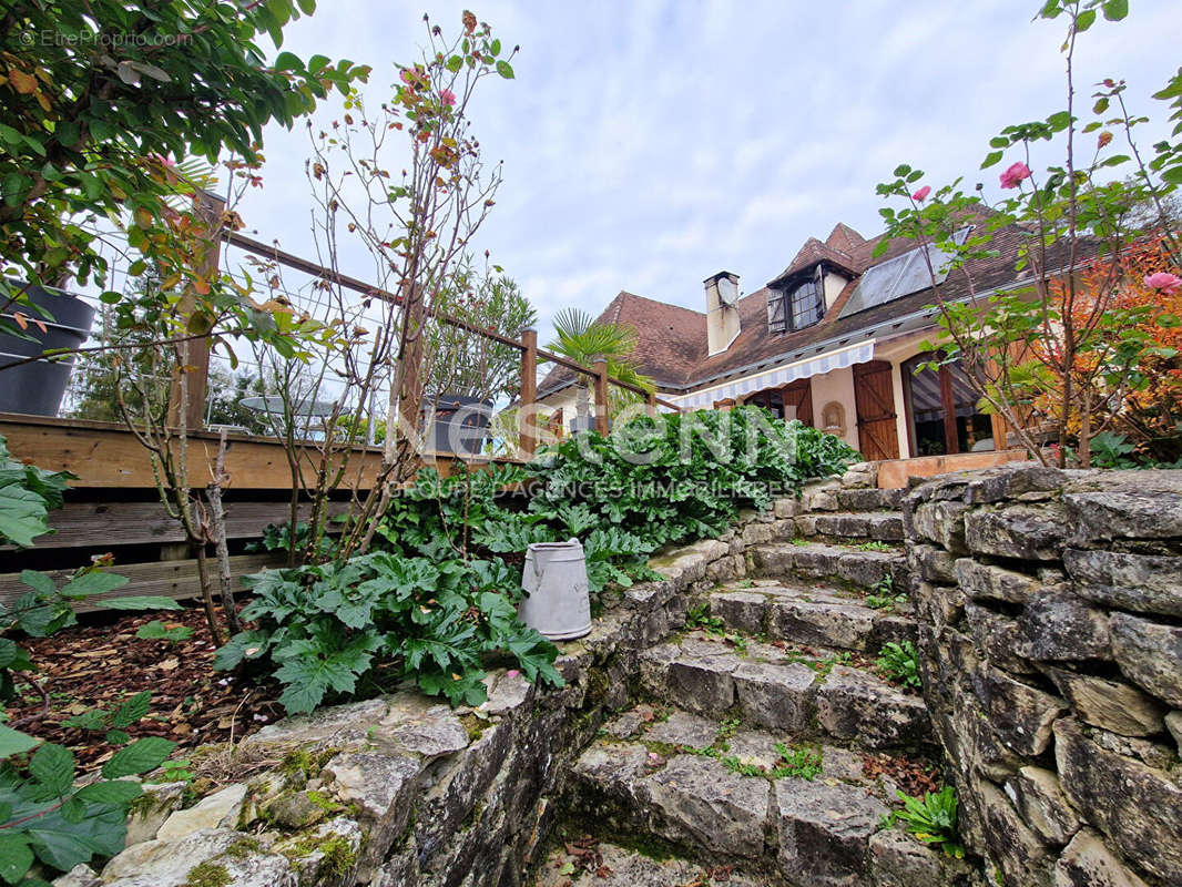 Maison à BOURDEILLES