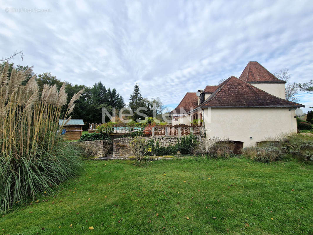 Maison à BOURDEILLES