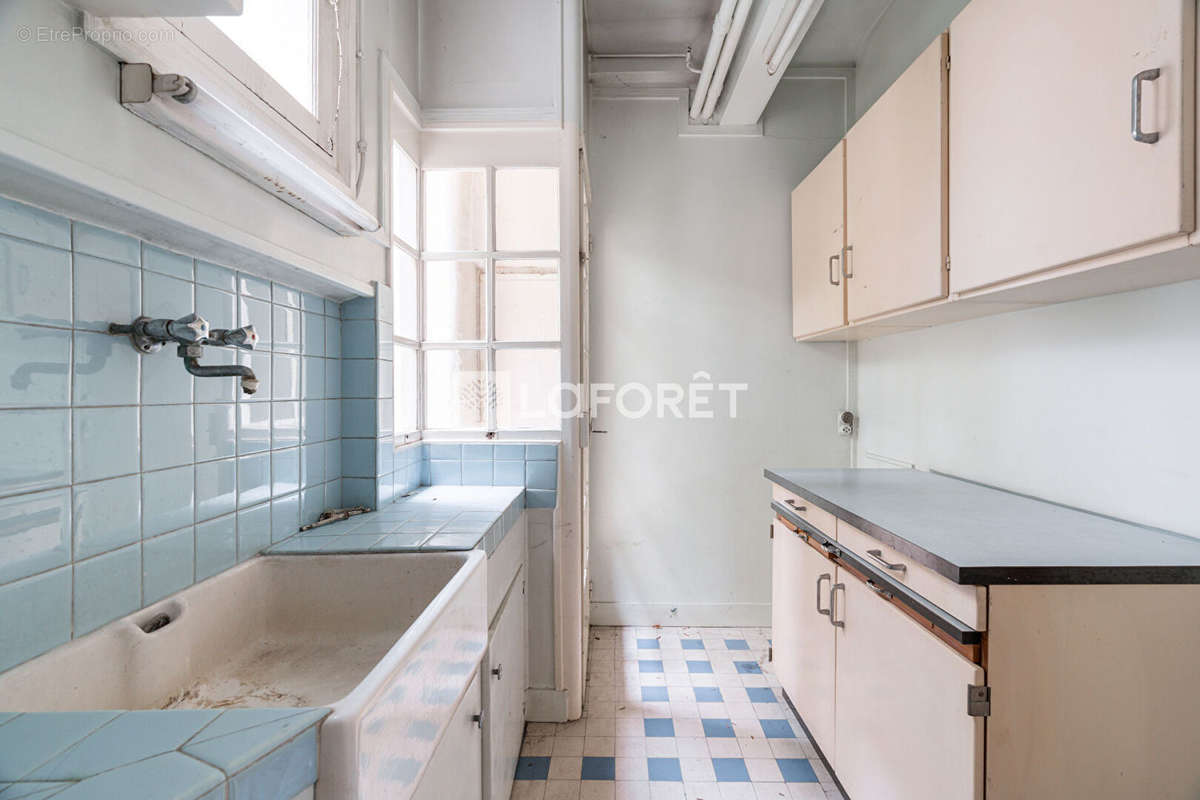 Appartement à NEUILLY-SUR-SEINE