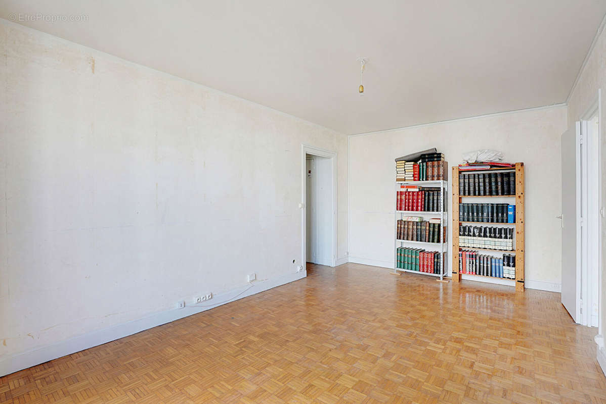 Appartement à PARIS-10E