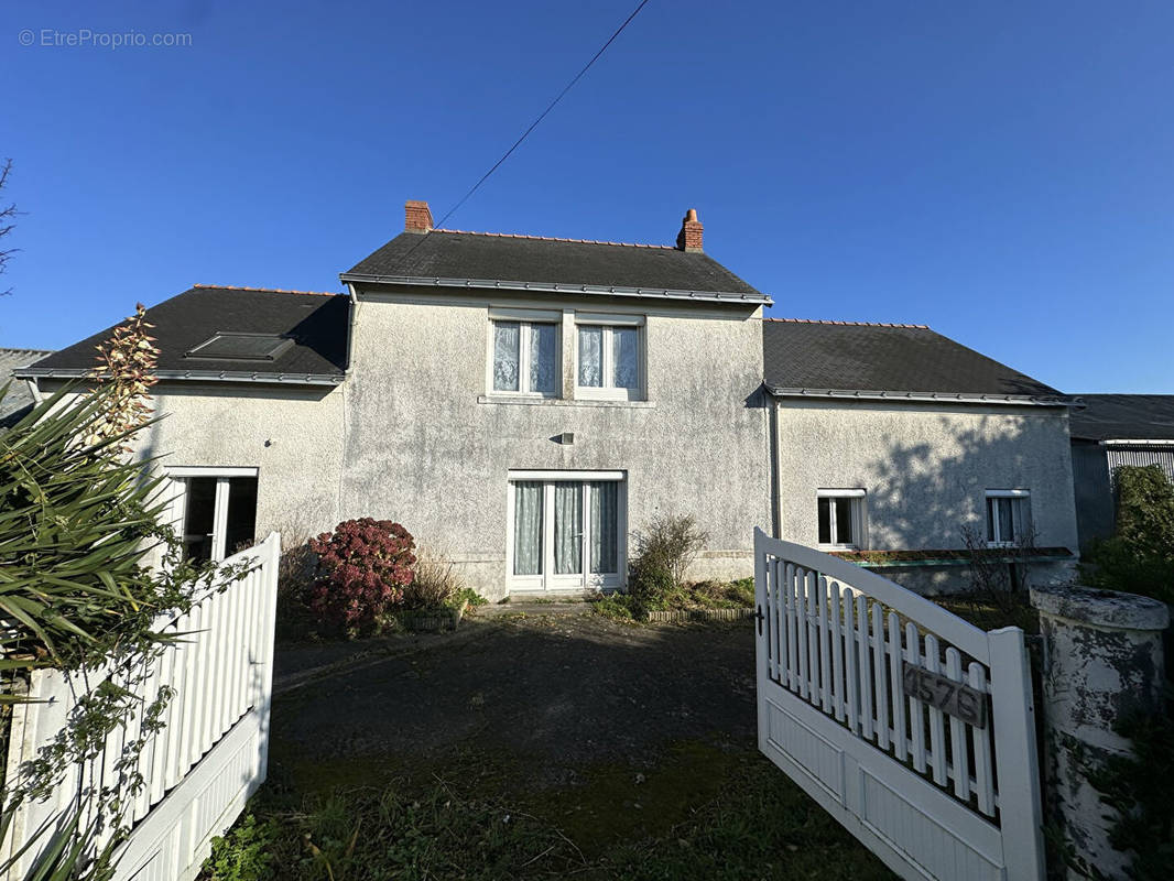 Maison à TREILLIERES