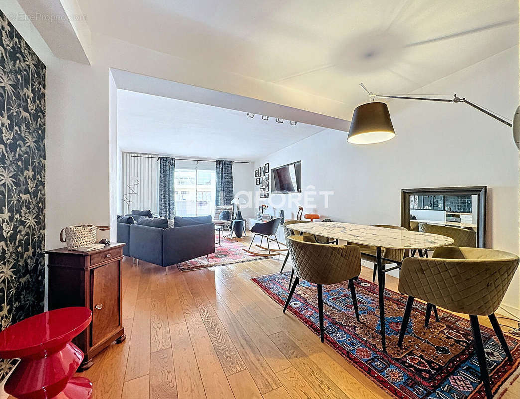 Appartement à MARSEILLE-4E