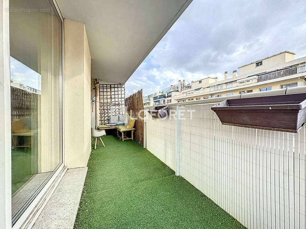 Appartement à MARSEILLE-4E