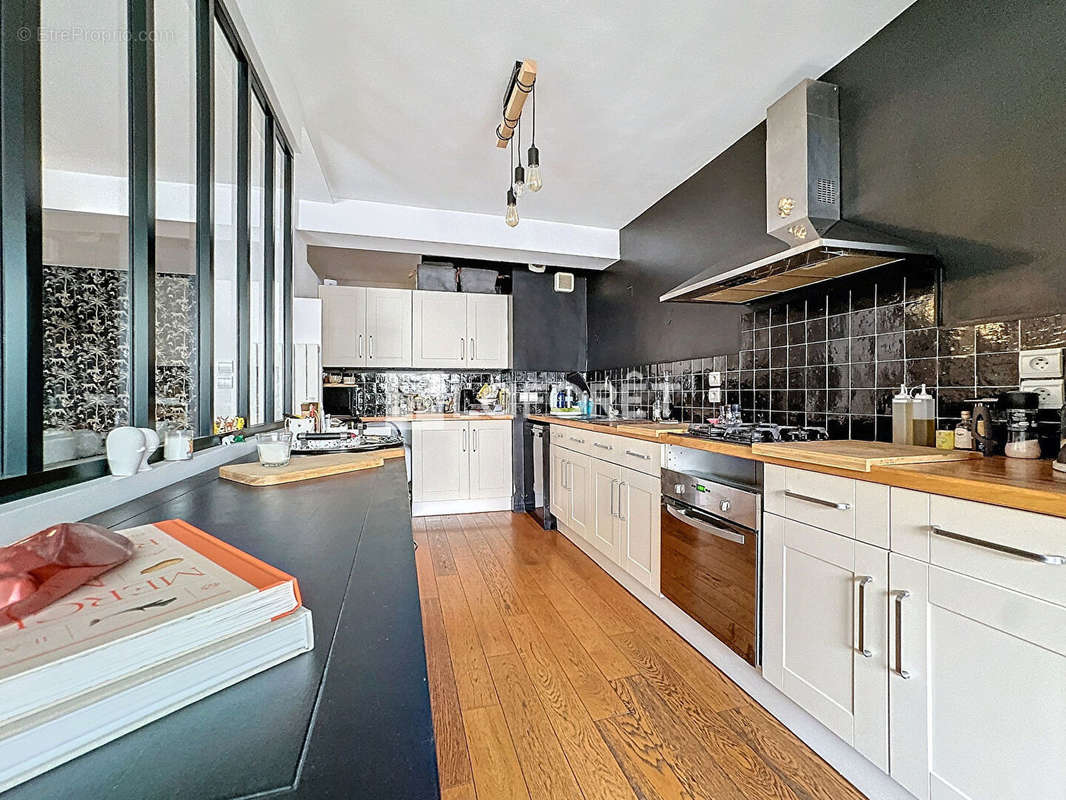 Appartement à MARSEILLE-4E