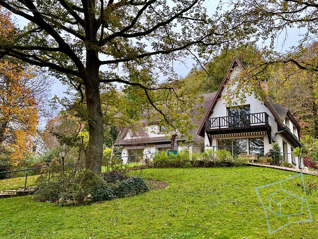 Maison à SAINT-REMY-LES-CHEVREUSE