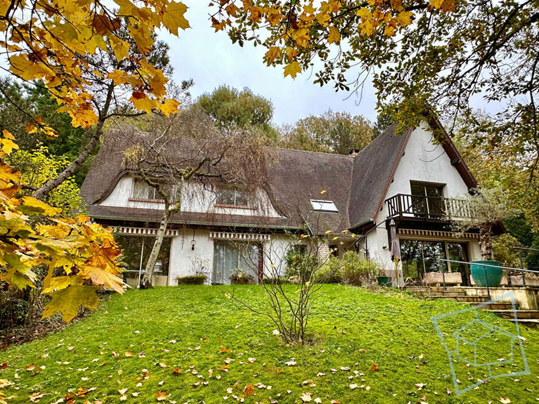 Maison à SAINT-REMY-LES-CHEVREUSE