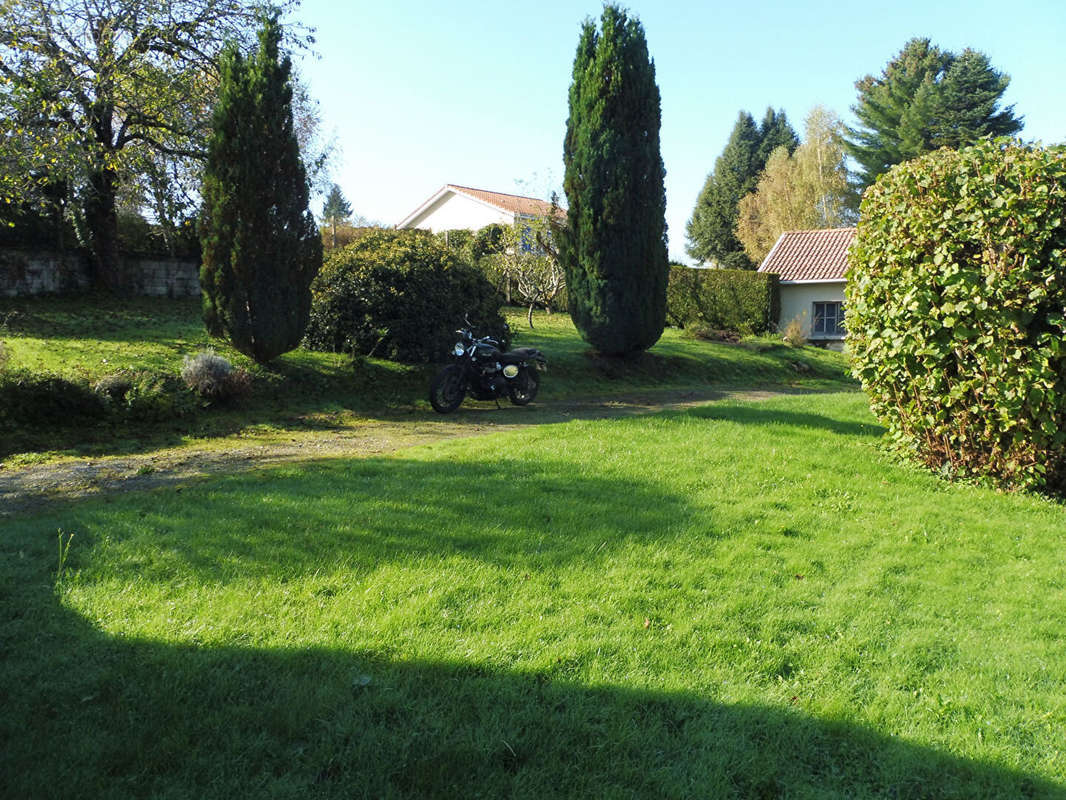 Maison à SAINT-PRIEST-TAURION