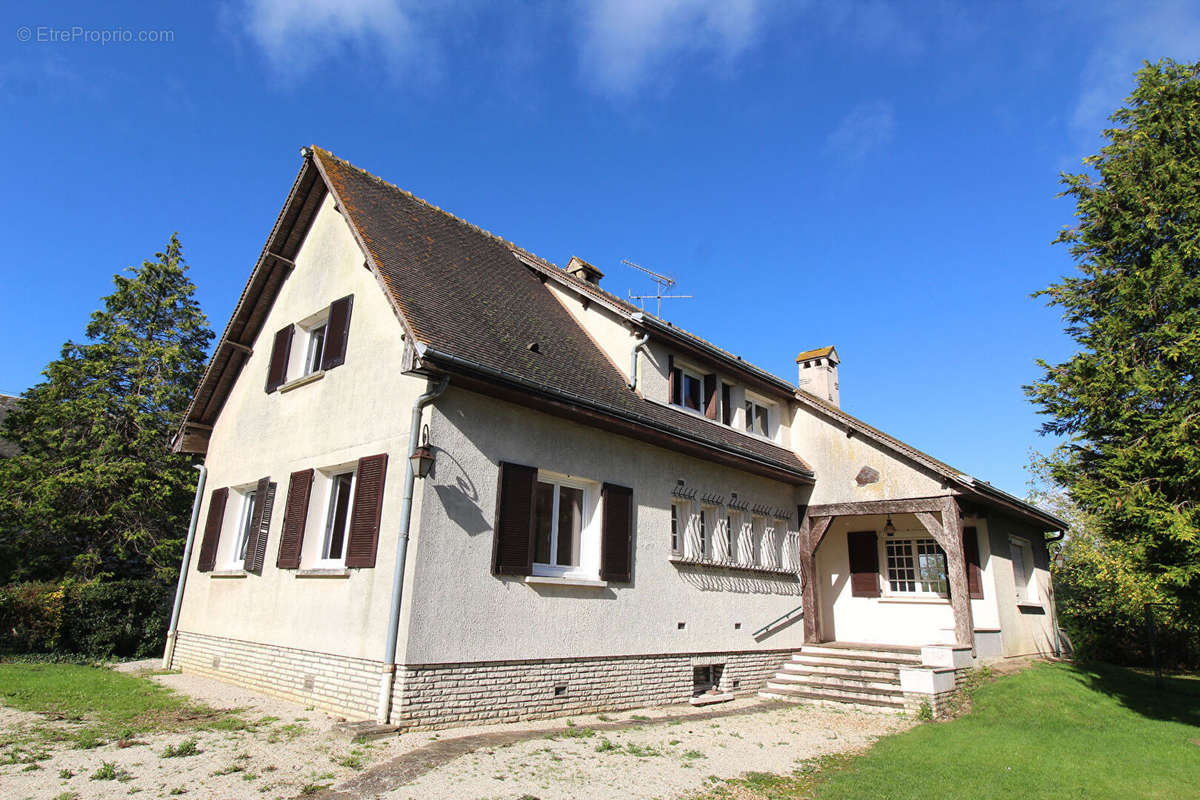 Maison à CHATEAUNEUF-EN-THYMERAIS