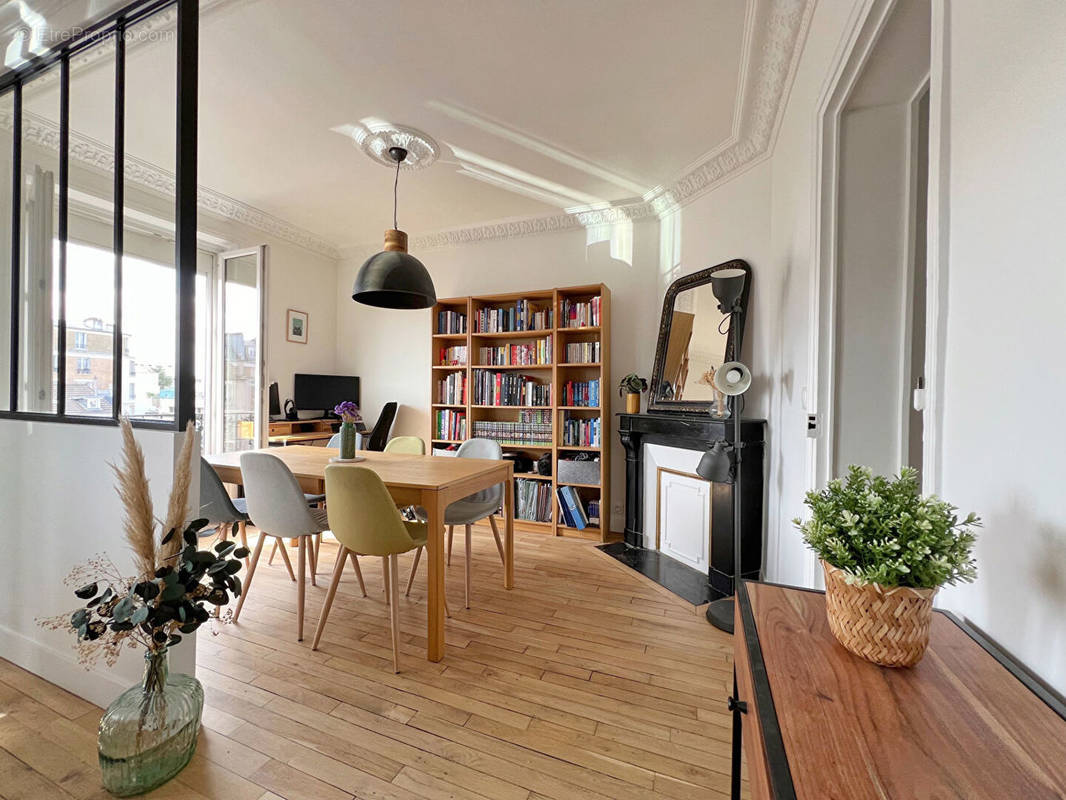 Appartement à COURBEVOIE