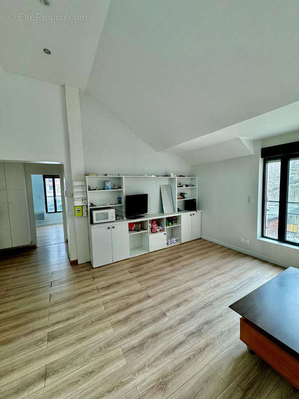 Appartement à AUBERVILLIERS