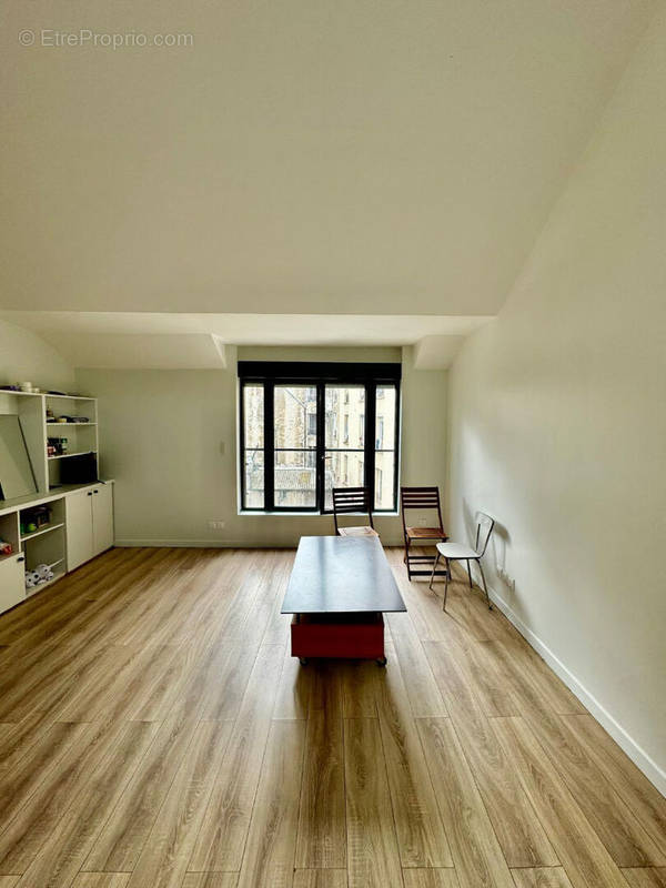 Appartement à AUBERVILLIERS