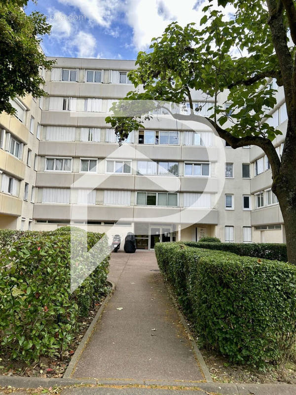 Appartement à SAVIGNY-LE-TEMPLE