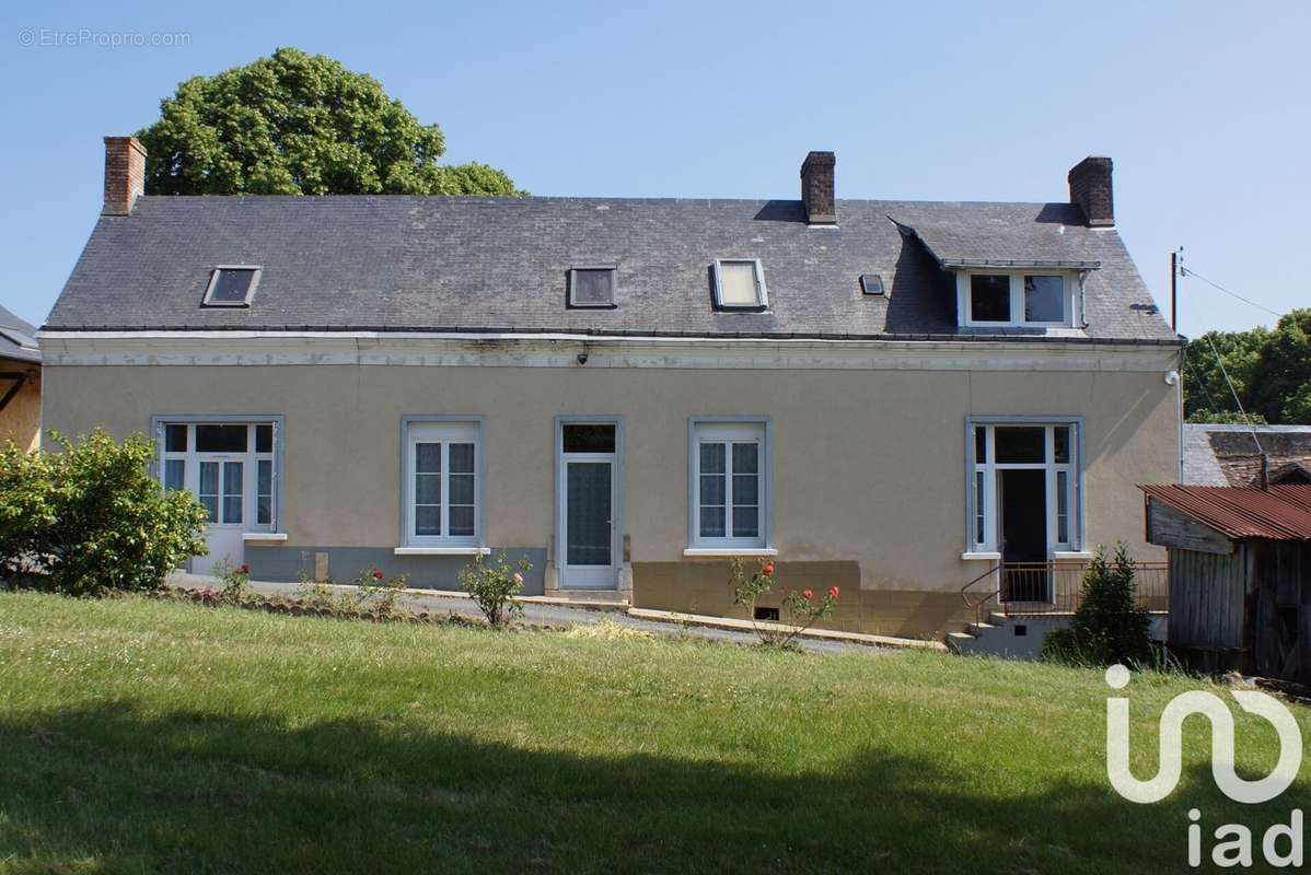 Photo 2 - Maison à YVRE-LE-POLIN