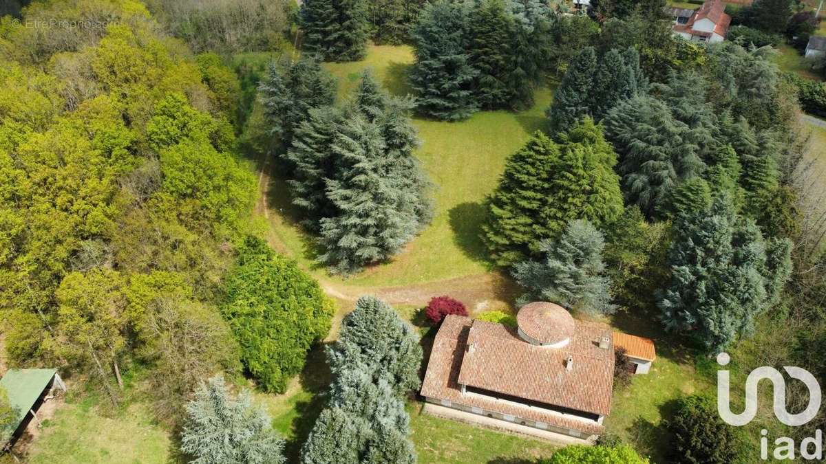 Photo 3 - Maison à SAINT-GENEST-D&#039;AMBIERE