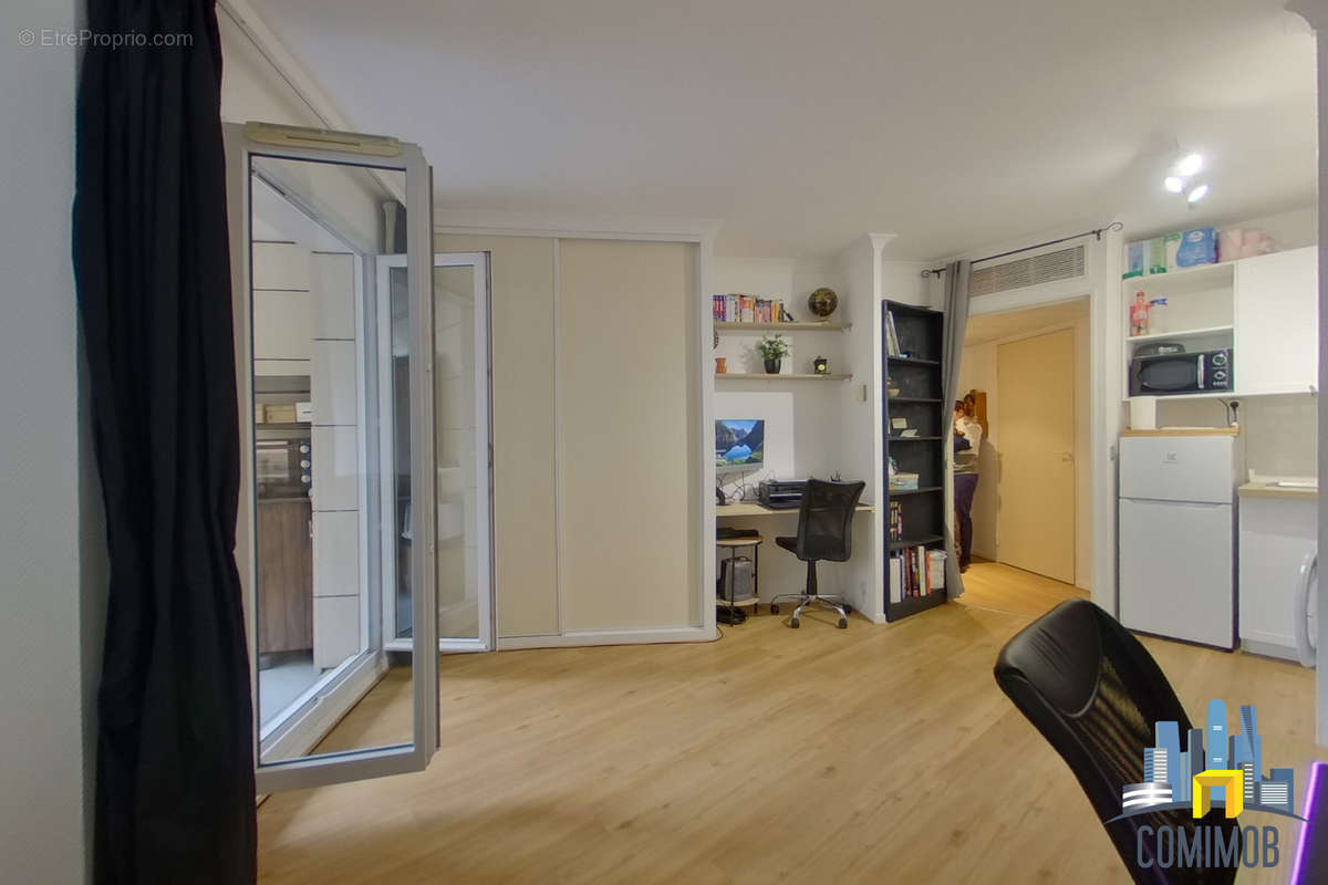 Appartement à COURBEVOIE