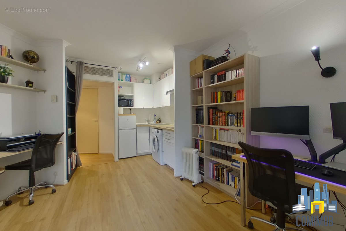 Appartement à COURBEVOIE