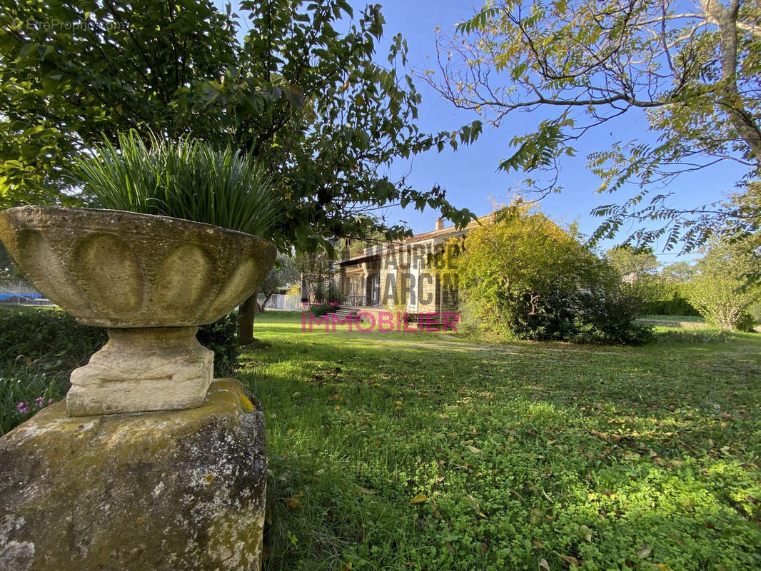 Maison à PERNES-LES-FONTAINES