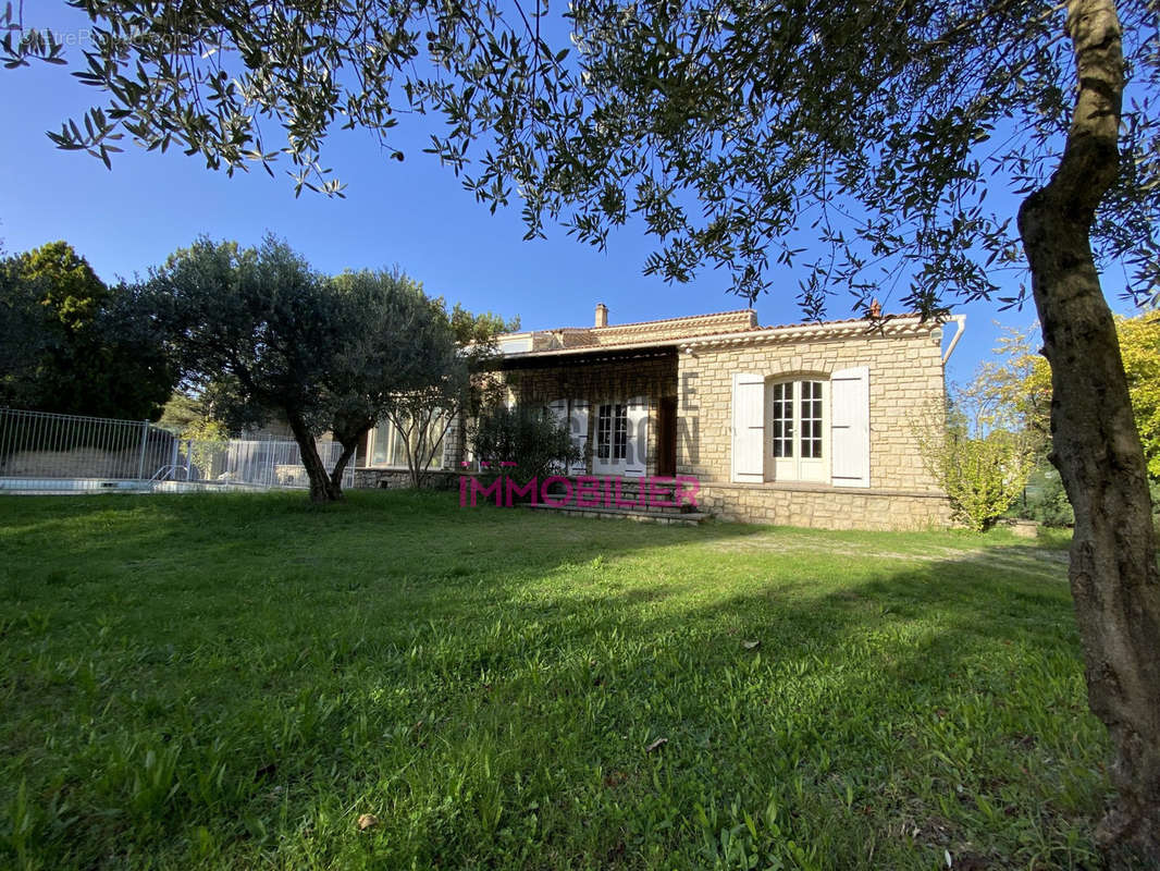 Maison à PERNES-LES-FONTAINES