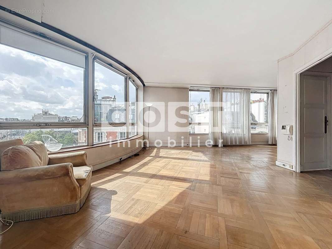 Appartement à PARIS-17E