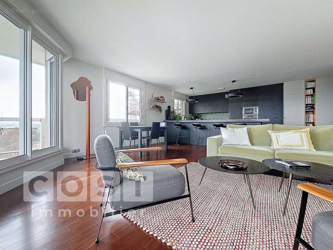 Appartement à COURBEVOIE