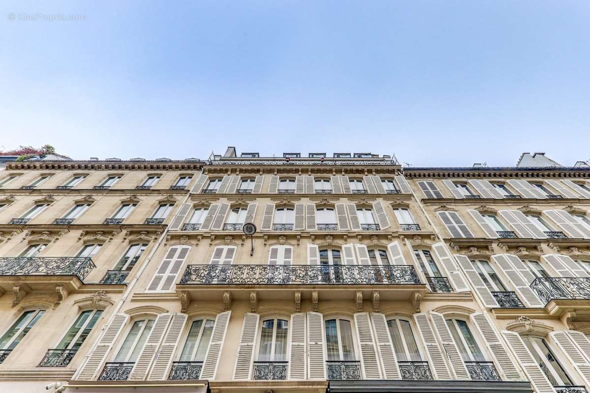 Appartement à PARIS-8E