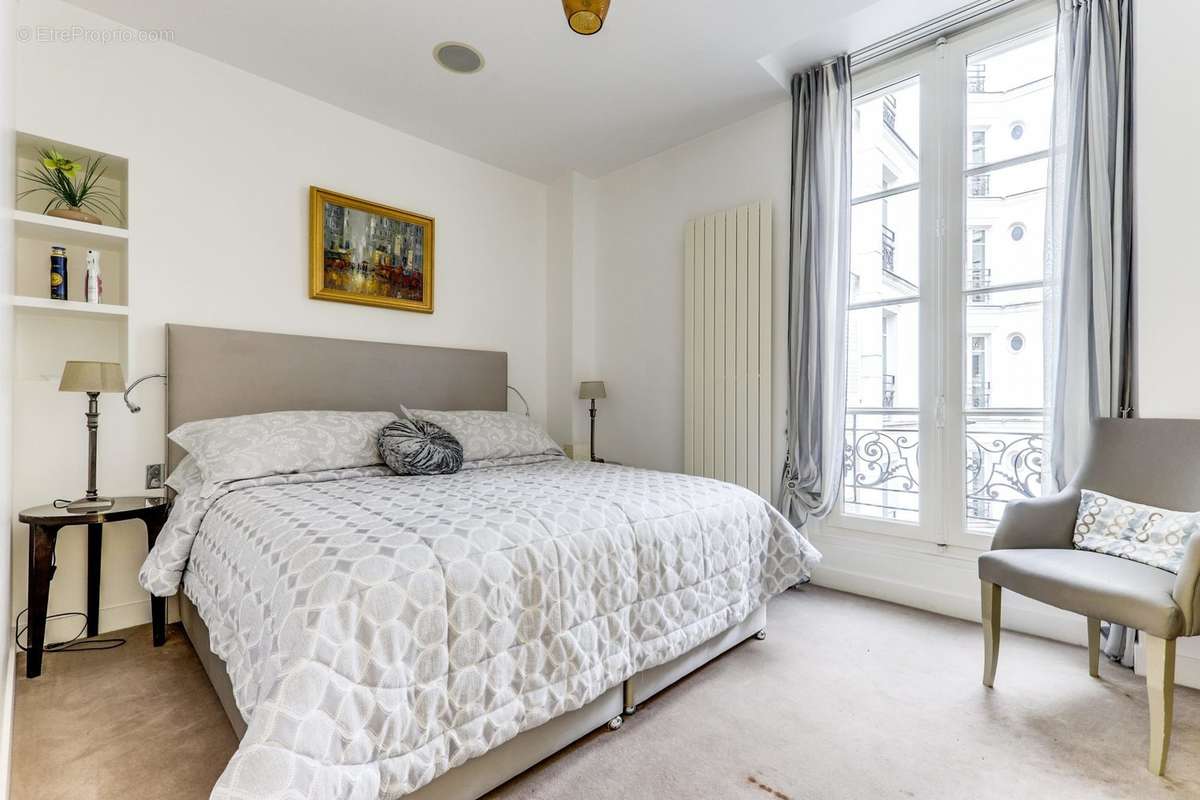 Appartement à PARIS-8E