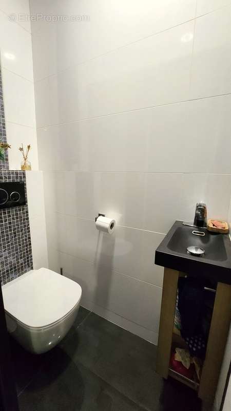 wc ind avec lave mains - Appartement à MAISONS-ALFORT