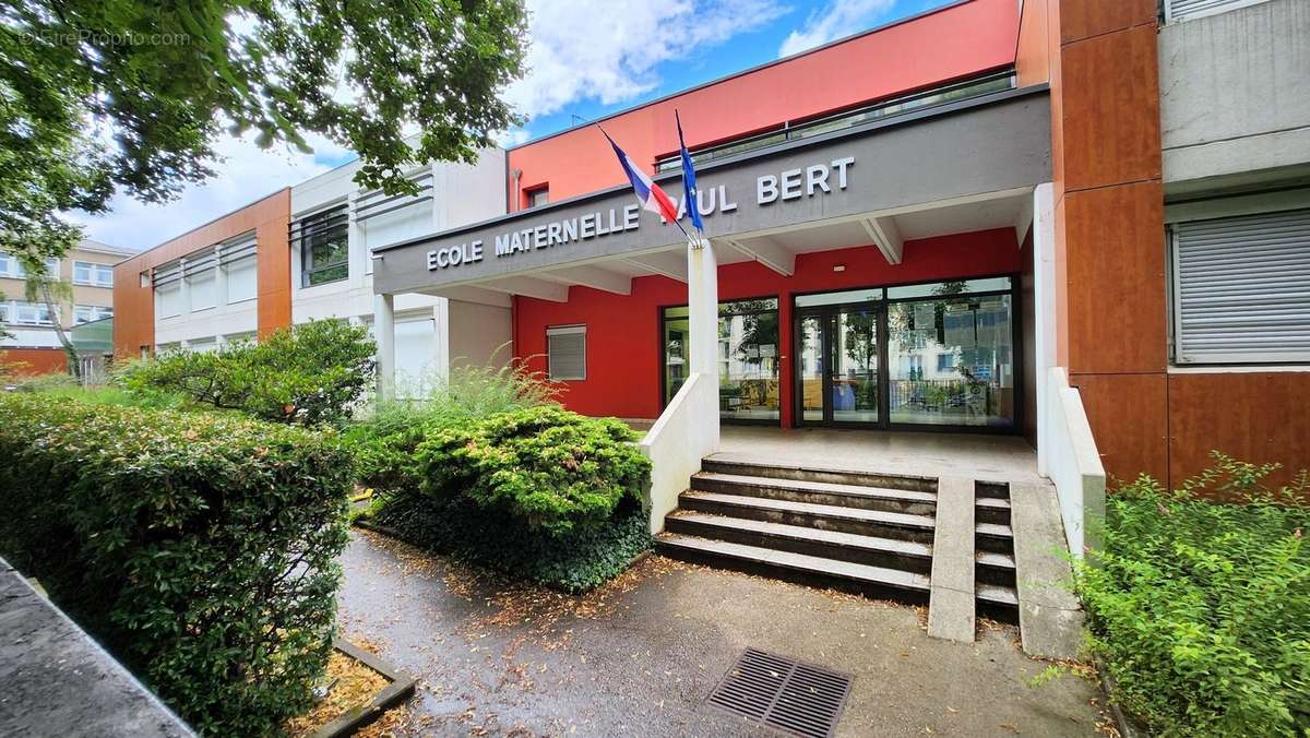 Appartement à MAISONS-ALFORT