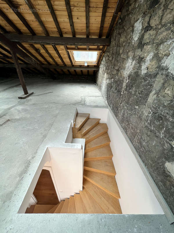 Escalier - Appartement à ASNIERES-SUR-SEINE